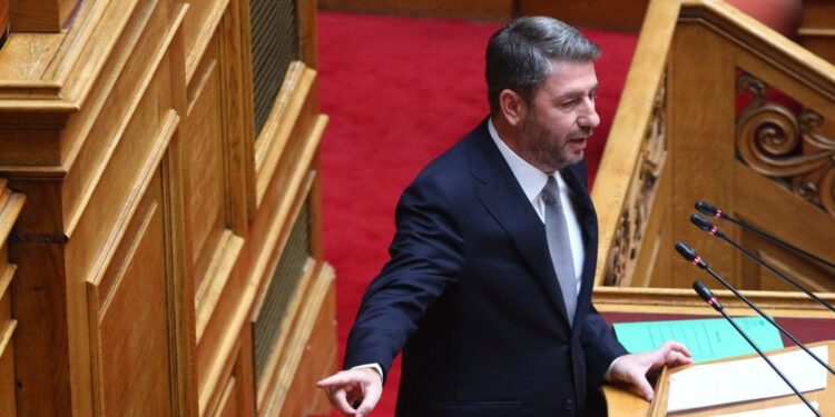 Ανδρουλάκης: Χθες πάθατε ομαδική δυσανεξία στην διαφάνεια και καταπατήσατε το Σύνταγμα