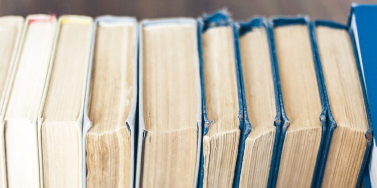 Voucher βιβλίων ΔΥΠΑ: Στις 6 Αυγούστου ξεκινούν οι αιτήσεις – Ποια είναι η διαδικασία