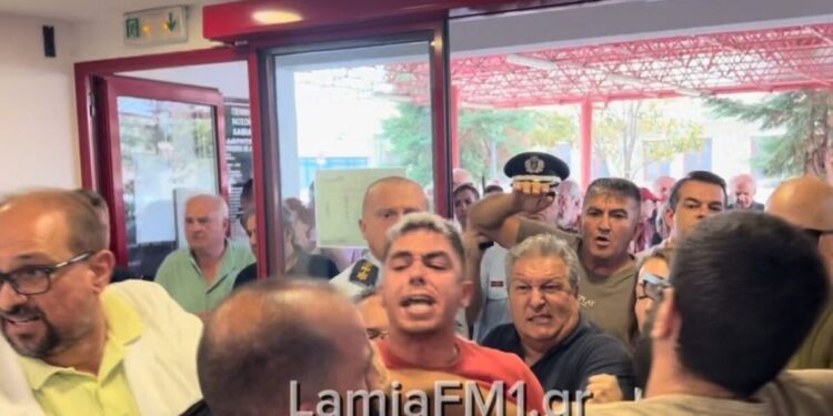 Ένταση στο νοσοκομείο Λαμίας με τον Άδωνι Γεωργιάδη στα εγκαίνια νέου τμήματος