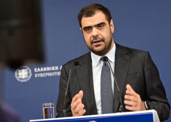 Δείτε live την ενημέρωση των πολιτικών συντακτών από τον Παύλο Μαρινάκη