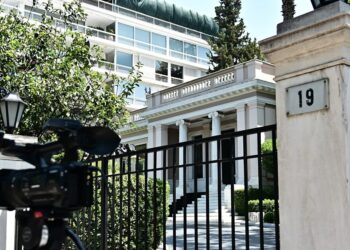 Κυβερνητικές πηγές σε Ευάγγελο Βενιζέλο: Δεν απαιτείται η παρουσία 151 βουλευτών για την έγκυρη λήψη απόφασης