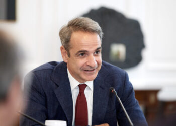 Πυρετός συσκέψεων για Μητσοτάκη τον Αύγουστο – Αντιστροφή του κλίματος και ΔΕΘ στο επίκεντρο