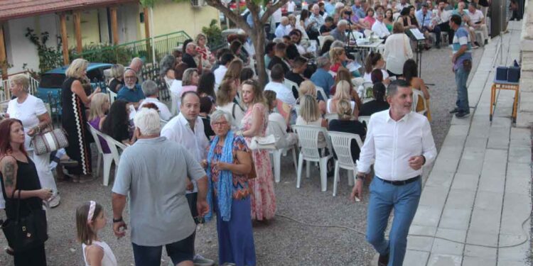 Με πλήθος κόσμου τα εγκαίνια της «1ης Αμφιλοχιώτικης Εικαστικής Έκθεσης – Αιτωλoακαρνάνες Καλλιτέχνες» στο 1ο Δημοτικό Σχολείο Αμφιλοχίας