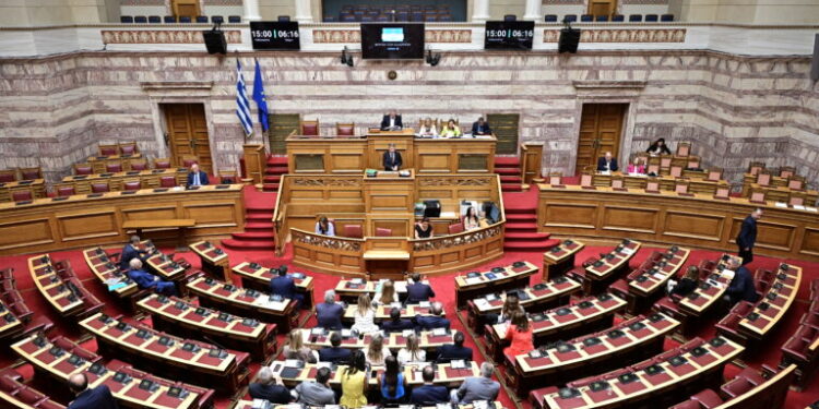 Θύελλα αντιδράσεων στην πολιτική σκηνή μετά τη συνέντευξη του Αλ. Τσίπρα στη Le Monde