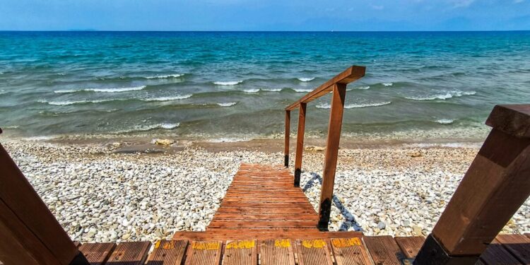 Καιρός: Έρχεται ανεμοδαρμένο τριήμερο με βοριάδες ακόμη και 9 μποφόρ στο Αιγαίο – «Πορτοκαλί» συναγερμός για φωτιές