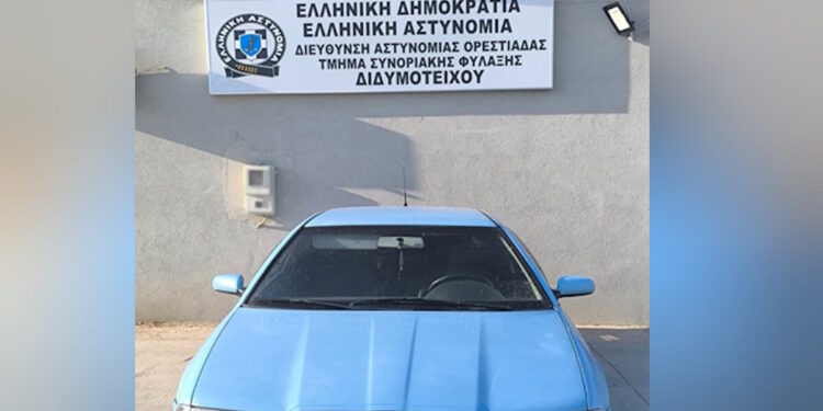 Χειροπέδες σε 4 διακινητές που μετέφεραν 21 μετανάστες σε Ροδόπη και Έβρο