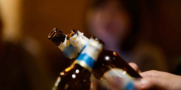 Αιτωλικό: Ανήλικοι εντοπίστηκαν σε κατάσταση μέθης σε παγκάκι και μεταφέρθηκαν στο Κέντρο Υγείας