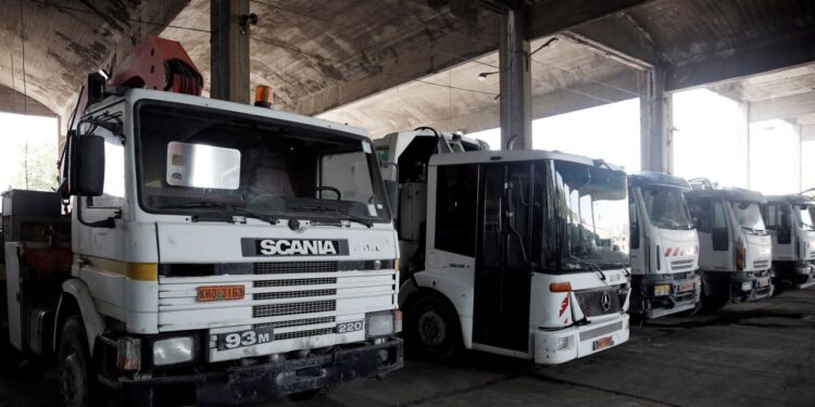 Ασπρόπυργος: «Μου έχουν σπάσει το σαγόνι» λέει ο οδηγός του απορριμματοφόρου που ξυλοκοπήθηκε μαζί με 2 συναδέλφους του από αγνώστους