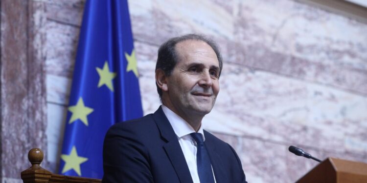 Πέθανε ο Απόστολος Βεσυρόπουλος – Υπέστη ανακοπή καρδιάς σε ηλικία 59 ετών