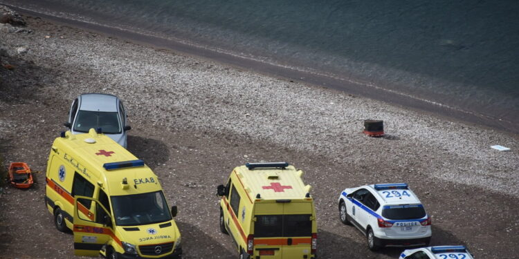 Παλαιό Φάληρο: Νεκρή ανασύρθηκε 70χρονη που πνίγηκε όταν κολυμπούσε στην παραλία