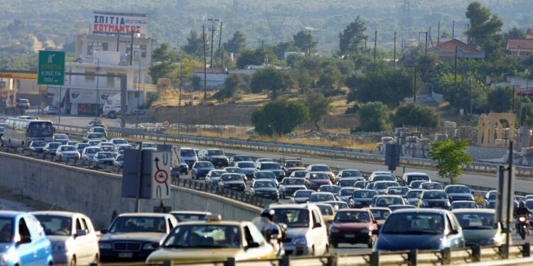 Επιστρέφουν σταδιακά οι αδειούχοι του Αυγούστου – Χαμηλές ταχύτητες από Κινέτα μέχρι Μέγαρα