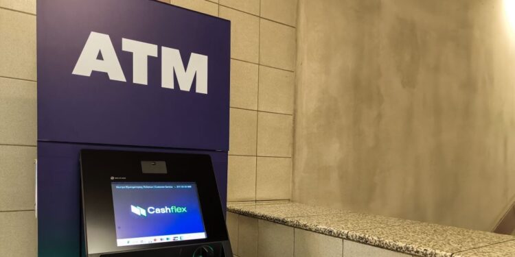 ATM: «Εγκαίνια» για τις μηδενικές τραπεζικές προμήθειες από αύριο
