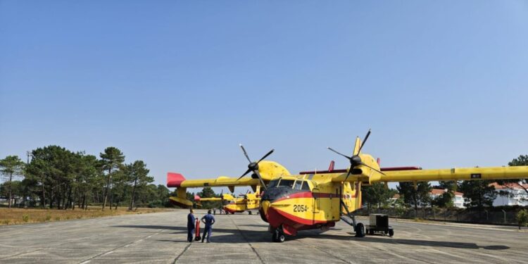Δύο ελληνικά Canadair στην Πορτογαλία – Έχουν ριχτεί στη μάχη με τις φωτιές