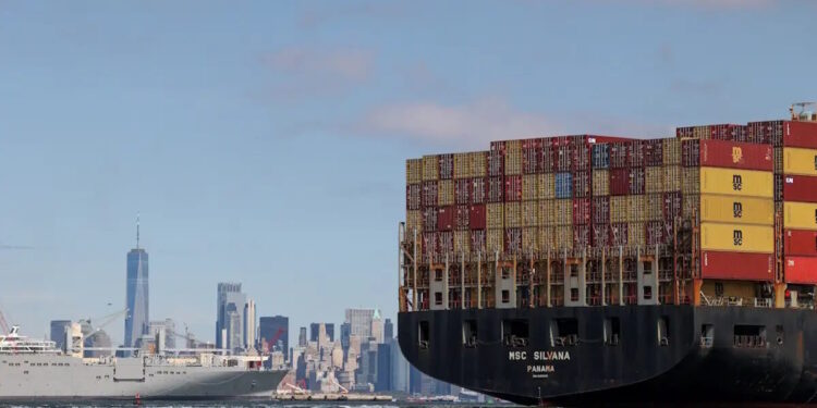 Πτώση – σοκ στις ευρωπαϊκές εξαγωγές στις ΗΠΑ και την Κίνα έφεραν οι δασμοί Τραμπ τον Ιούνιο