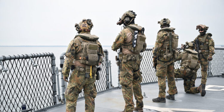 Γαλλική τράπεζα ρίχνει στην αγορά το πρώτο ομόλογο με στόχο τη χρηματοδότηση της πολεμικής βιομηχανίας