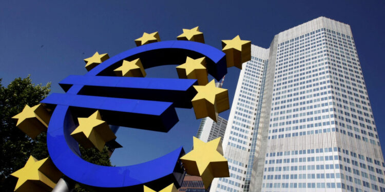 Η ΕΚΤ φαίνεται να καθυστερεί την τελευταία μείωση επιτοκίων του κύκλου μέχρι τον Δεκέμβριο