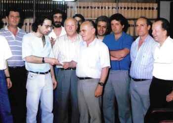 Ο Εμπορικός Σύλλογος Αγρινίου αποχαιρετά τον Μίμη Γούναρη