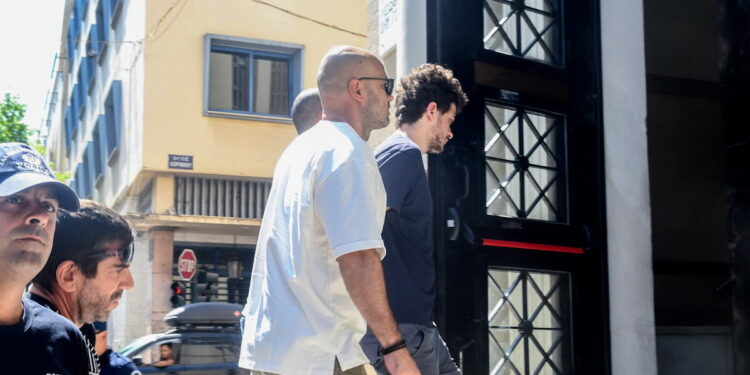 Φωτιά στην Πάτρα: Στην φυλακή οι δύο κατηγορούμενοι για εμπρησμό