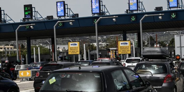 Έκτακτα μέτρα της Τροχαίας και απαγόρευση κίνησης των φορτηγών για την έξοδο του Δεκαπενταύγουστου