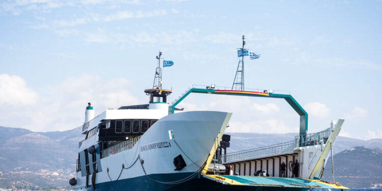 Νέα Στύρα: Τα διπλά τοιχώματα που έσωσαν το πλοίο από τη βύθιση – Τα «σκισίματα» και οι νέες προσπάθειες αποκόλλησης