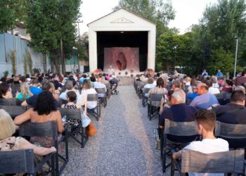 Το ΔΗΠΕΘΕ Αγρινίου για τις κυκλοφοριακές ρυθμίσεις με αφορμές τις παραστάσεις στο Κηποθέατρο