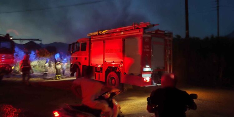 Δήμος Μεσολογγίου: Υπό έλεγχο οι πυρκαγιές σε Ευηνοχώρι – Αιτωλικό – Τρελάγκαθα (φωτο)