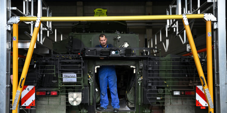 Γερμανία: Στα σκαριά κρατικό fund 100 δισ. ευρώ για επενδύσεις σε άμυνα, ενέργεια και κρίσιμες πρώτες ύλες