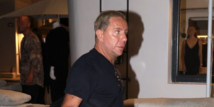 Γιώργος Μαζωνάκης: Μετά το εξιτήριο ανέβασε βίντεο μέσα από το δωμάτιο στο Δρομοκαΐτειο