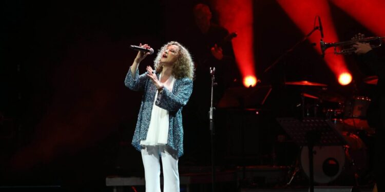 Η Γλυκερία αναβάλει τη συμμετοχή της σε συναυλία υπό τον φόβο επεισοδίων