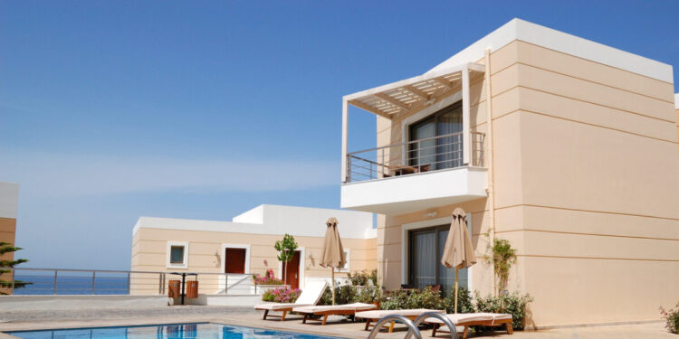 Γιατί η Ελλάδα προσελκύει το διεθνές ενδιαφέρον στις επενδύσεις ακινήτων