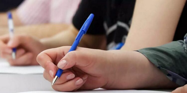 Πότε ανοίγουν τα σχολεία και ποιες είναι οι σχολικές αργίες της φετινής χρονιάς