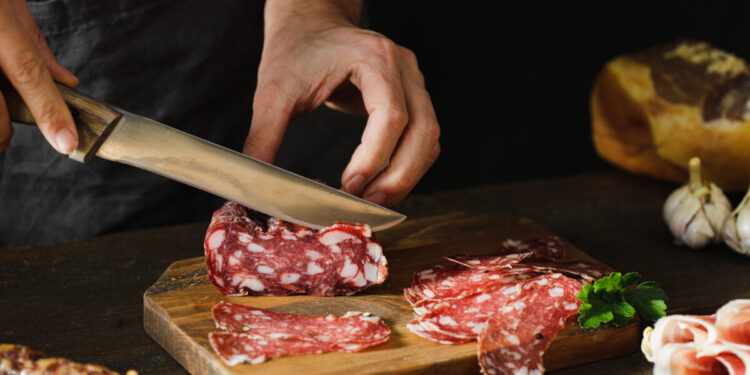 Η Υφαντής εξαγόρασε τη Νίκας – Αλλάζει το τοπίο στην αγορά αλλαντικών