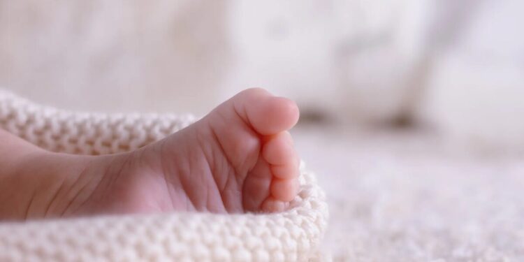 Λαμία: Επείγουσα διακομιδή για δίχρονο κοριτσάκι που χτύπησε σοβαρά στο κεφάλι