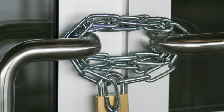 ΑΑΔΕ: Νέα πρόστιμα και λουκέτα σε τουριστικούς προορισμούς – Πάνω από 100 παραβάσεις σε μία εβδομάδα