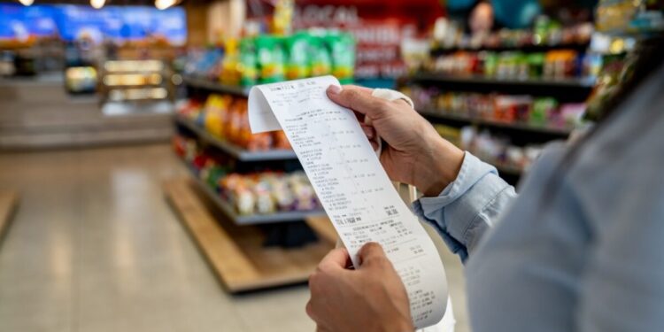 Η λιανική κατανάλωση «καταρρέει» – Συναγερμός για επιχειρήσεις και ανάπτυξη