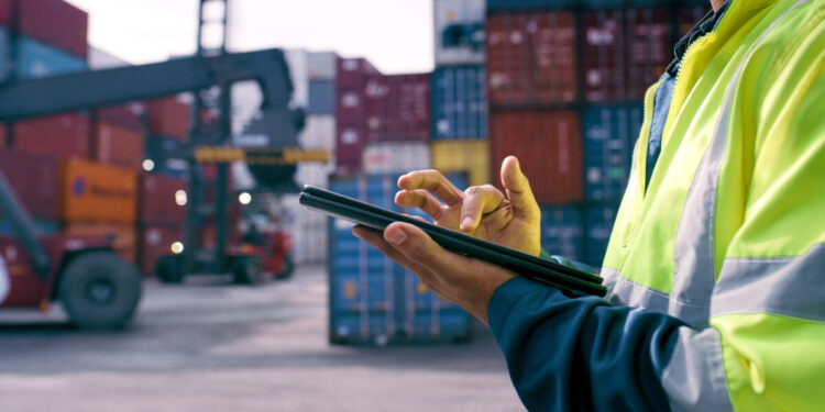 Τα στοιχεία για το γαλλικό εμπόριο στέλνουν «προειδοποιητικό σήμα» στην ΕΕ