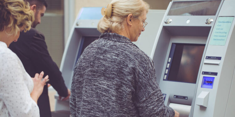 Αναδρομικά σε 47.055 συνταξιούχους στις 25 Αυγούστου από τον ΕΦΚΑ – Ποιοι είναι οι δικαιούχοι