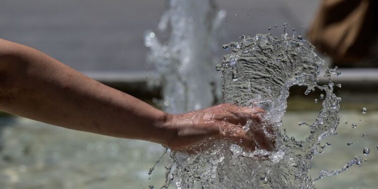 Καιρός: Ο φετινός Ιούλιος «έλιωσε» Βόρεια και Στερεά Ελλάδα – Ο θερμότερος μήνας από το 2010