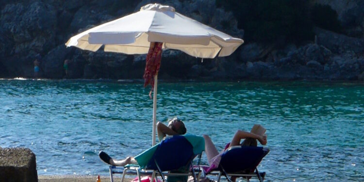 Καιρός αύριο: Θερμοκρασίες έως 37 βαθμούς – Τοπικές μπόρες στην κεντρική και βόρεια Ελλάδα