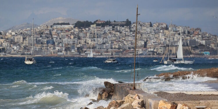 Καιρός: Ισχυρά μελτέμια έως 9 μποφόρ με απαγορευτικό απόπλου από Πειραιά – Μεγάλος κίνδυνος πυρκαγιάς