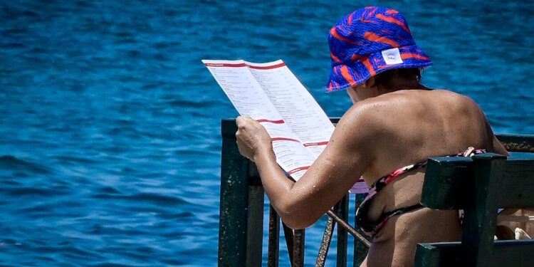 Καιρός αύριο: Έως τους 34 βαθμούς θα φτάσει η θερμοκρασία – Άνεμοι 7 μποφόρ στο Αιγαίο