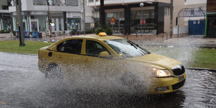 Καιρός αύριο: Βροχές και καταιγίδες σε βορειοανατολικό Αιγαίο, Ιόνιο, Κρήτη – Αναλυτική πρόγνωση