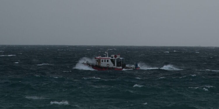 Καιρός αύριο: Ανεβαίνει κι άλλο η θερμοκρασία – Άνεμοι 8 μποφόρ θα πνέουν στο Αιγαίο