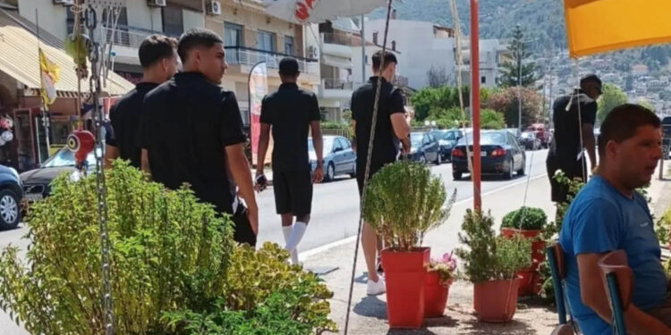 Στάση στην Αμφιλοχία έκανε η αποστολή της ΠΑΕ Καλαμάτας (φωτο)