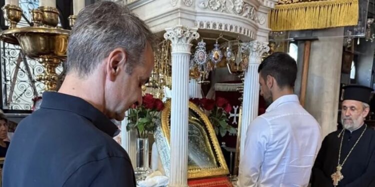 Ο Κυριάκος Μητσοτάκης στην Παναγιά της Τήνου με τον Νόβακ Τζόκοβιτς