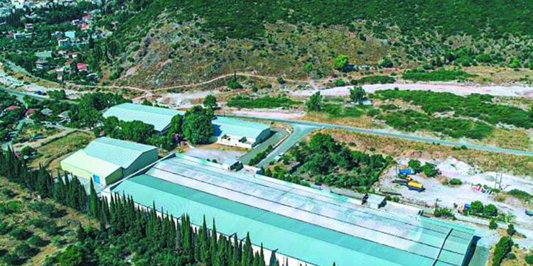 Στο μετοχικό κεφάλαιο της Κλωστοϋφαντουργίας Ναυπάκτου ο Μ. Ξιώνης