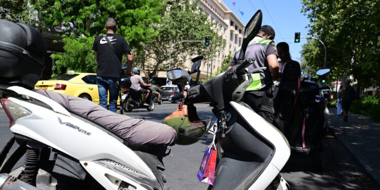 Πάνω από 3.000 παραβάσεις για κράνος μέσα σε μία εβδομάδα – Οι «πρωταθλήτριες» περιοχές