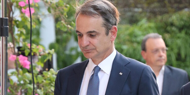 Λένα Σαμαρά: Το στεφάνι που έστειλε ο Κυριάκος Μητσοτάκης στην κηδεία της