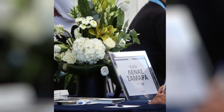 Κηδεία Λένα Σαμαρά: Πλήθος κόσμου στο τελευταίο «αντίο» στη 34χρονη – Βουβός ο πόνος των αγαπημένων της