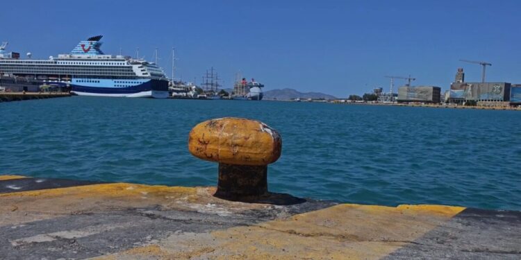 Πειραιάς: Άνδρας ανασύρθηκε νεκρός από το λιμάνι